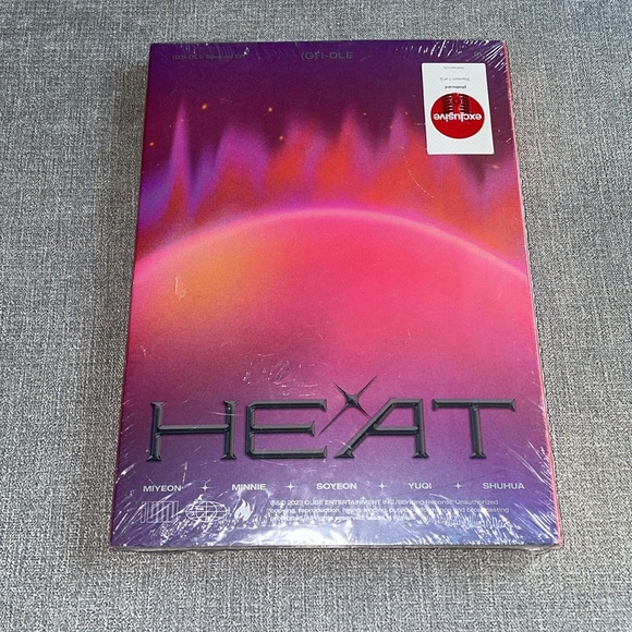 (G)I-DLE - HEAT - Target Exclusive, CD (FLARE VER.) K-Pop - Picture 3 of 6